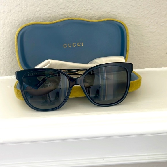 AUTHENTIC- GUCCI GLASSES - Picture 4 of 4
